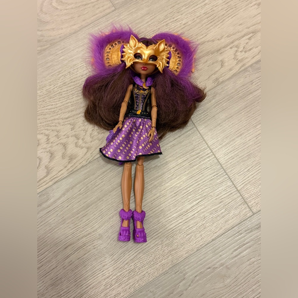 MONSTER HIGH GHOUL TO WOLF CLAWDEEN WOLF TRANSFORMATION DOLL
